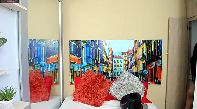 CristalLoren online show from 01.24.25