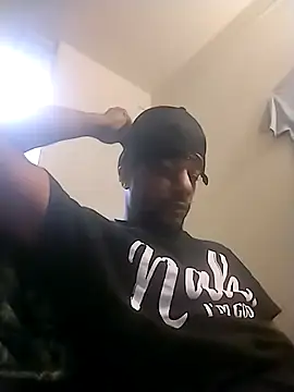 Snapshot of DreamvilleINC chatting on 04.10.26 DreamvilleINC online show from 04.10.26