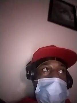 Snapshot of DreamvilleINC chatting on 04.10.26 DreamvilleINC online show from 04.10.26