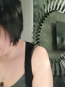 IsisBlake online show from 03.19.25