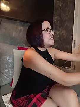 IsisBlake online show from 04.15.26