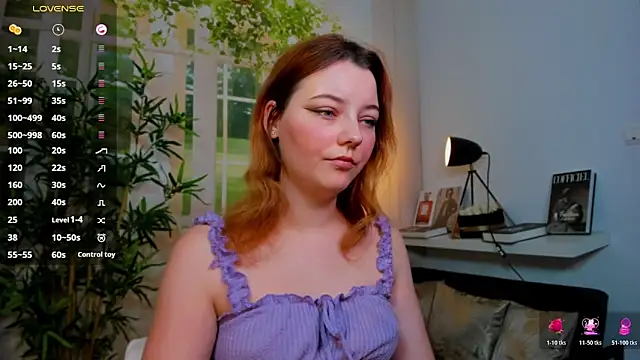 pretty little thing online show from 11.25.25