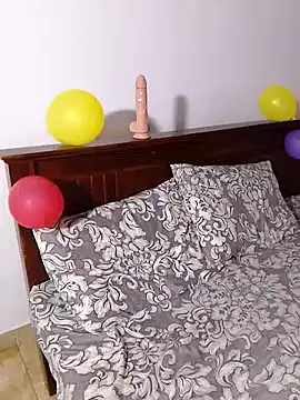 Snapshot of Sexy--queen1 chatting on 02.15.25 Sexy--queen1 online show from 02.15.25