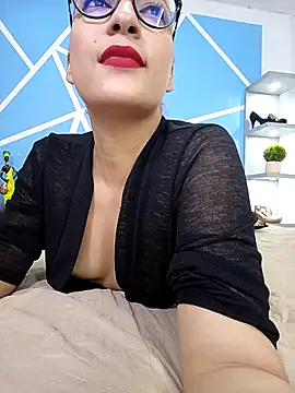 ValeryThunder online show from 02.15.25