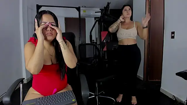 CoupleBigAss online show from 12.30.24