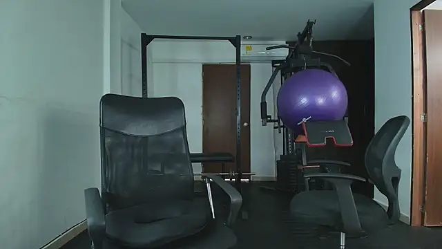 CoupleBigAss online show from 02.05.25