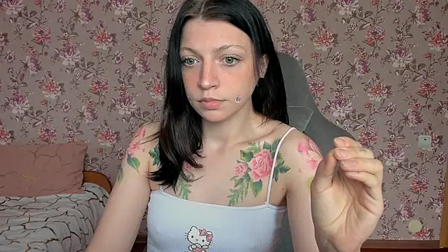 Snapshot of Lolly_Haze chatting on 05.08.26 Lolly Haze online show from 05.08.26