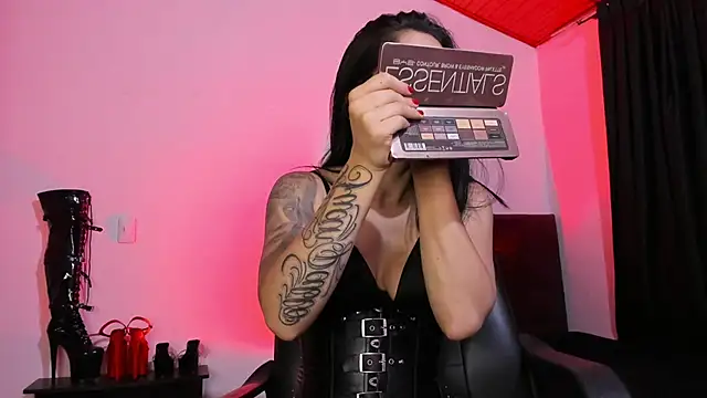 Snapshot of MistressVenena chatting on 01.15.26 MistressVenena online show from 01.15.26