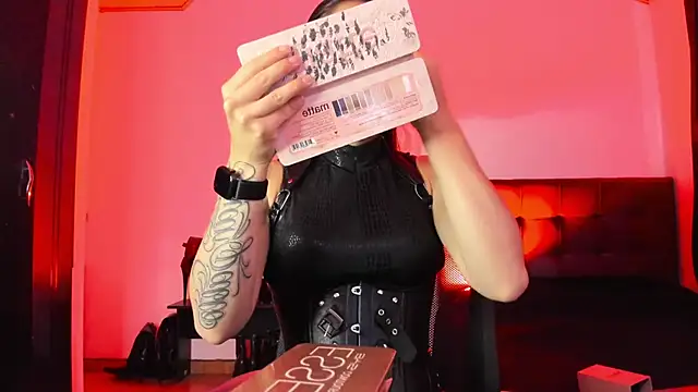 Snapshot of MistressVenena chatting on 02.04.26 MistressVenena online show from 02.04.26