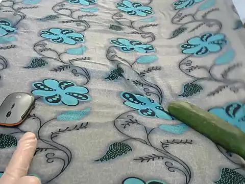 Snapshot of Sexxieshanty chatting on 11.22.25 Sexxieshanty online show from 11.22.25