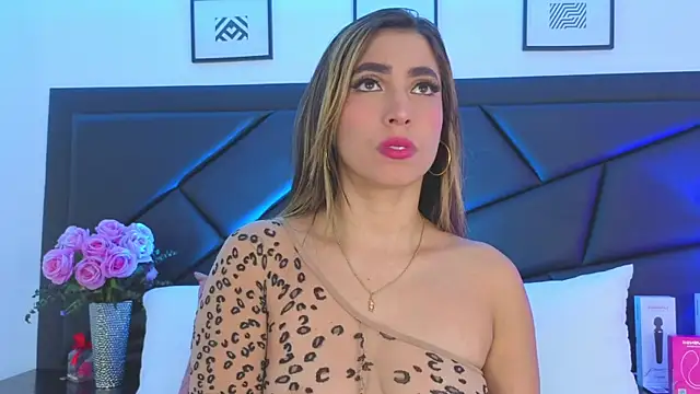 SophieCarther online show from 12.17.25