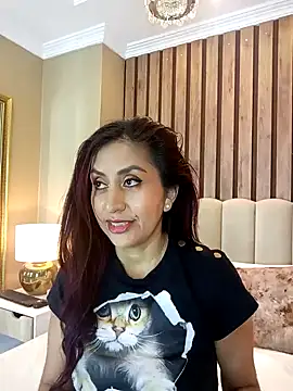 MonicaMoret online show from 02.13.25