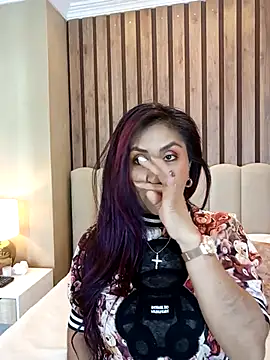 MonicaMoret online show from 03.18.25