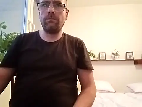 Snapshot of amok0 chatting on 03.03.25 amok0 online show from 03.03.25