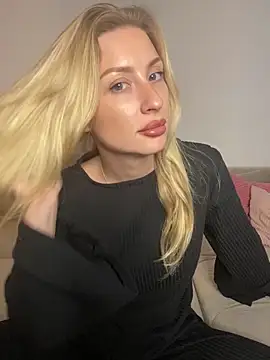 Snapshot of belle98 chatting on 12.20.25 belle98 online show from 12.20.25