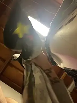 Snapshot of bighung1990 chatting on 10.20.25 bighung1990 online show from 10.20.25