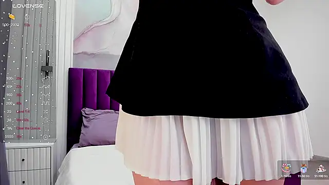 Snapshot of Kelly_Cuutie chatting on 01.28.25 Kelly Cuutie online show from 01.28.25