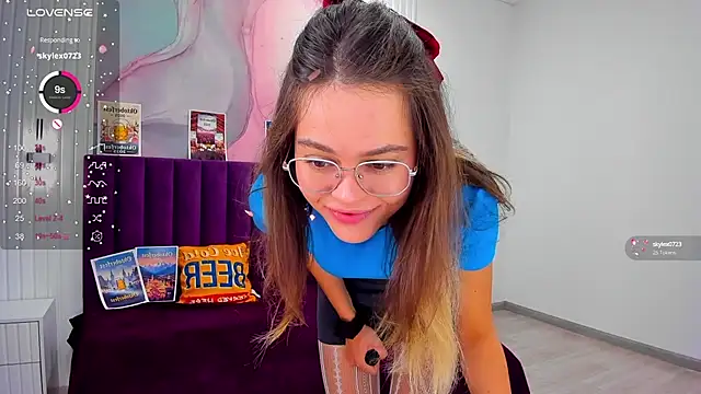 Snapshot of Kelly_Cuutie chatting on 09.21.25 Kelly Cuutie online show from 09.21.25