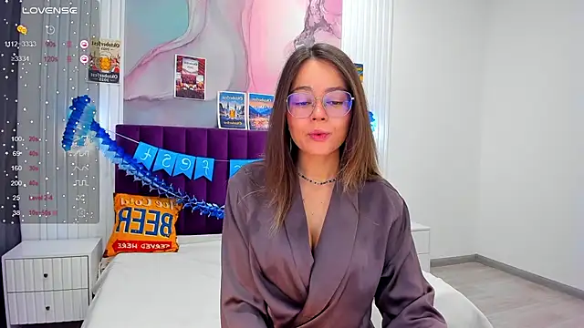 Snapshot of Kelly_Cuutie chatting on 10.03.25 Kelly Cuutie online show from 10.03.25