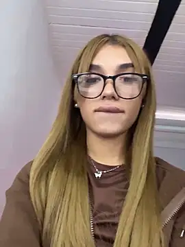 Snapshot of manely1 chatting on 03.08.25 manely1 online show from 03.08.25