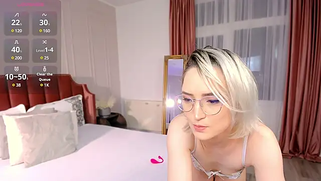 Snapshot of CharmingAnnie chatting on 01.27.25 CharmingAnnie online show from 01.27.25