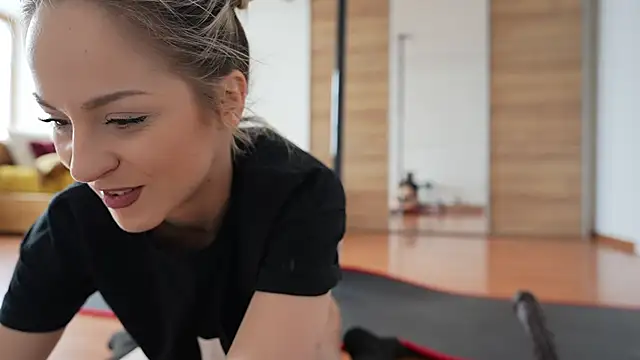 missdaisydiamond777 online show from 02.21.25