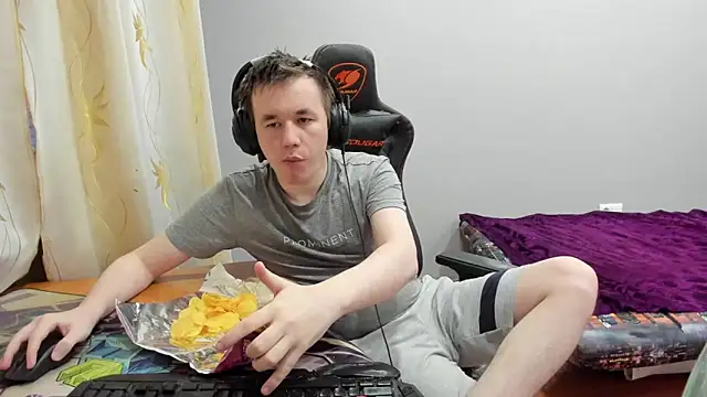 iliaskrislove online show from 12.17.25