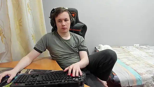 Snapshot of iliaskrislove chatting on 03.08.26 iliaskrislove online show from 03.08.26