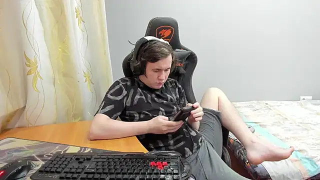 Snapshot of iliaskrislove chatting on 03.24.26 iliaskrislove online show from 03.24.26