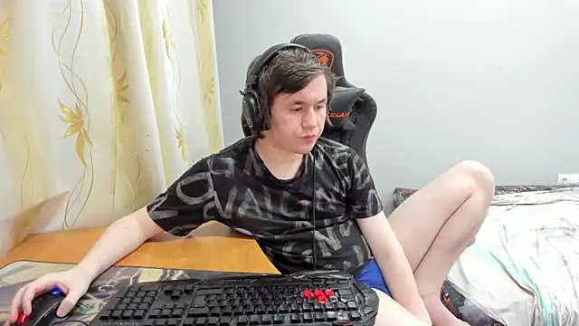 Snapshot of iliaskrislove chatting on 04.07.26 iliaskrislove online show from 04.07.26