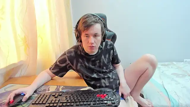 Snapshot of iliaskrislove chatting on 04.10.26 iliaskrislove online show from 04.10.26