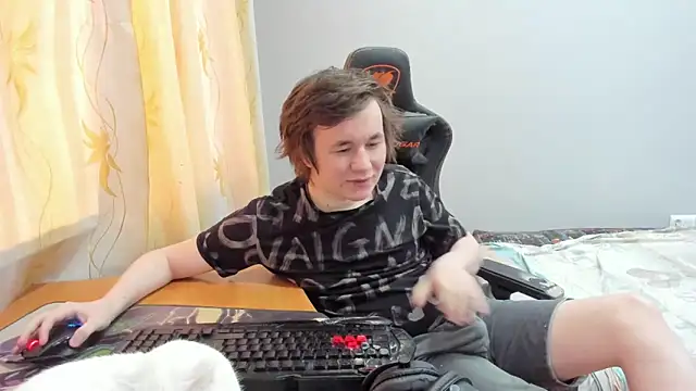 Snapshot of iliaskrislove chatting on 04.14.26 iliaskrislove online show from 04.14.26