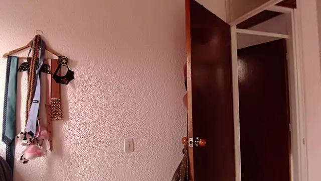 emily pearl  online show from 11.30.25