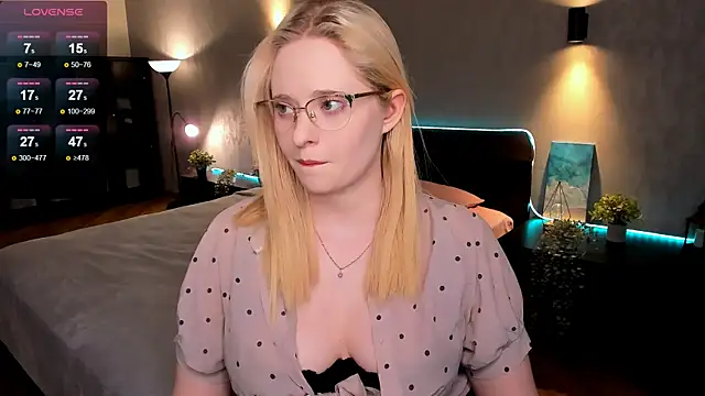 Aemilia  online show from 03.20.25