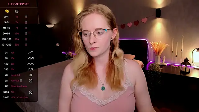 Snapshot of Aemilia_ chatting on 06.13.26 Aemilia online show from 06.13.26
