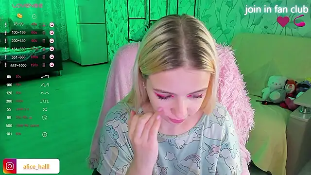 Alice Halle online show from 12.02.24