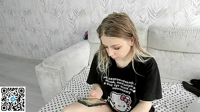 Snapshot of Alice_Halle chatting on 05.21.26 Alice Halle online show from 05.21.26