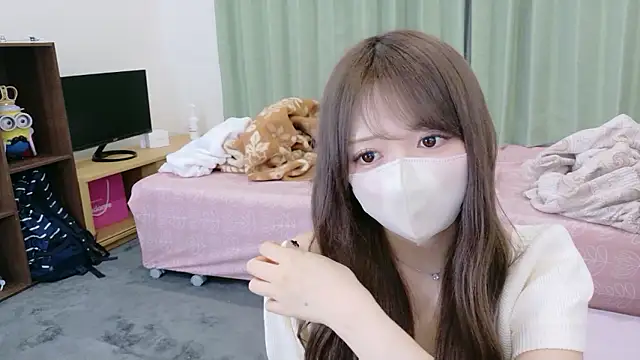 Snapshot of yuki-chi chatting on 10.05.25 yuki-chi online show from 10.05.25