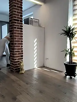 Linalicious online show from 02.18.25