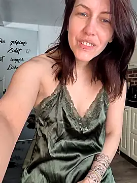 Linalicious online show from 03.17.25