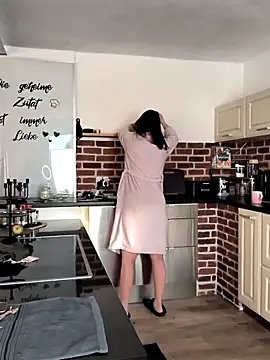 Linalicious online show from 03.20.25