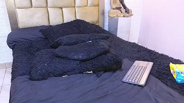 ximenawilliamss online show from 11.29.25