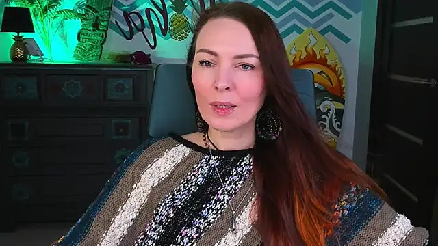 Snapshot of VandaRossi chatting on 12.25.24 VandaRossi online show from 12.25.24