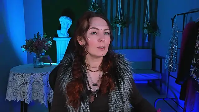 Snapshot of VandaRossi chatting on 01.19.25 VandaRossi online show from 01.19.25