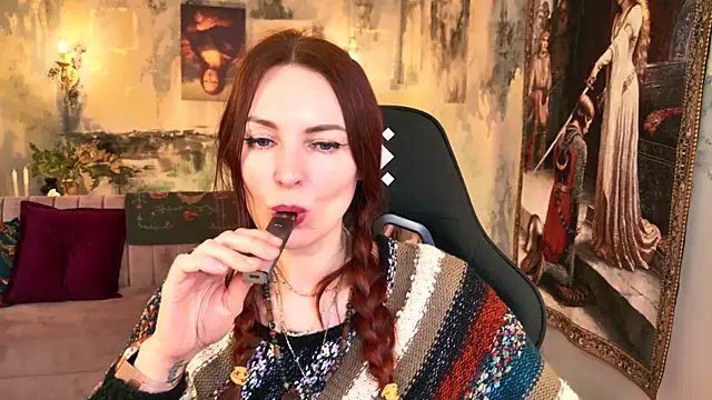 Snapshot of VandaRossi chatting on 03.20.25 VandaRossi online show from 03.20.25