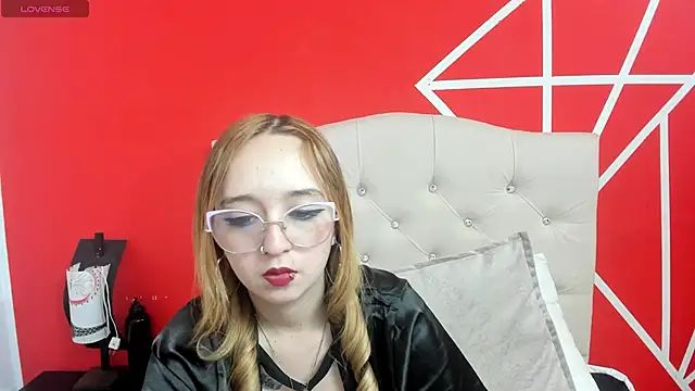 Liaroberts1 online show from 01.10.25