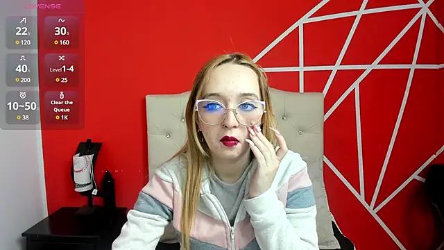 Liaroberts1 online show from 01.14.25