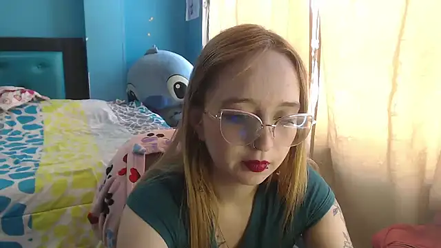 Liaroberts1 online show from 02.01.25