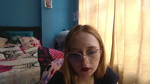 Liaroberts1 online show from 02.12.25