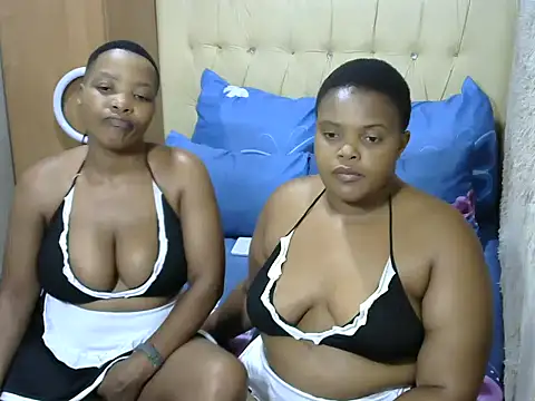 Snapshot of Xxxsluts chatting on 03.22.25 Xxxsluts online show from 03.22.25